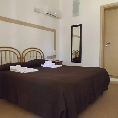 Neeton Bed & Breakfast 3*